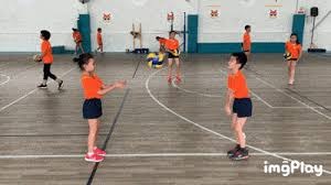 苏亚雷斯因为无球踢人被禁赛一场